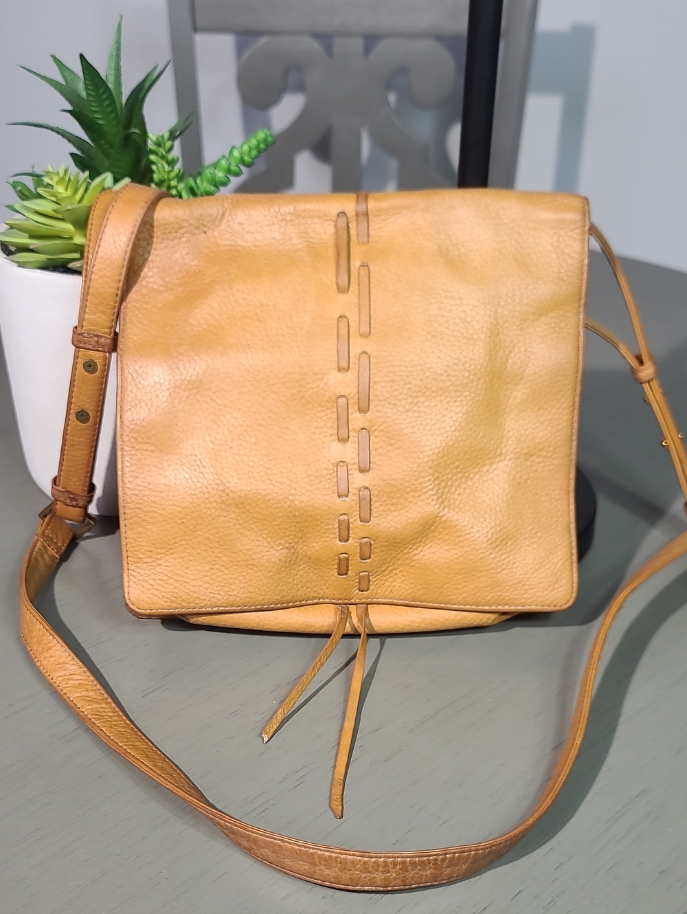 Hobo Thick Leather Crossbody Bag in Tan